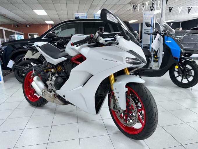 2025 Ducati Supersport S