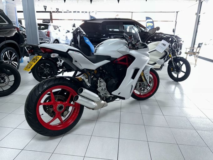 2025 Ducati Supersport S