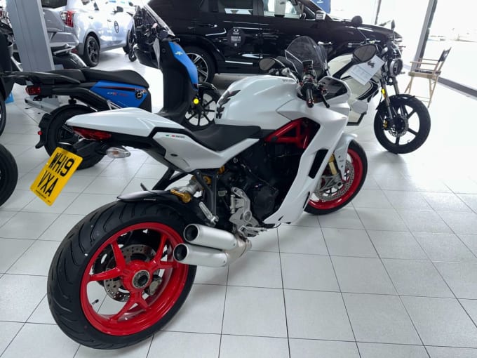 2025 Ducati Supersport S