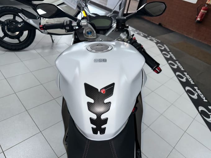 2025 Ducati Supersport S