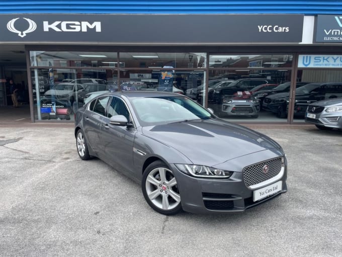2025 Jaguar Xe