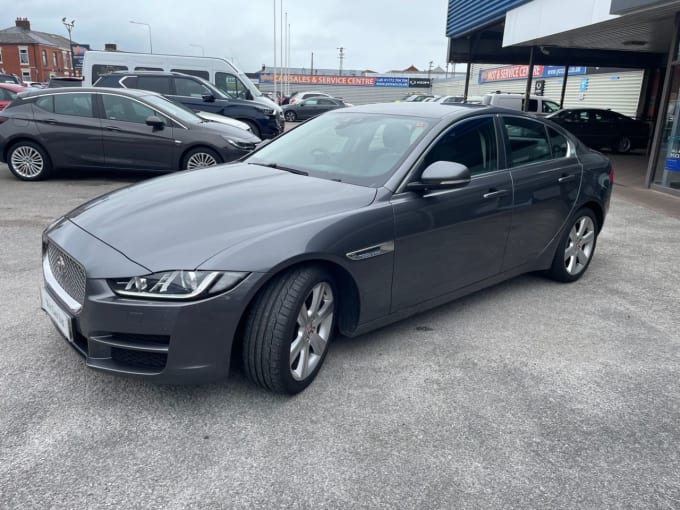 2025 Jaguar Xe