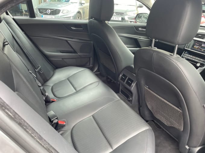 2025 Jaguar Xe