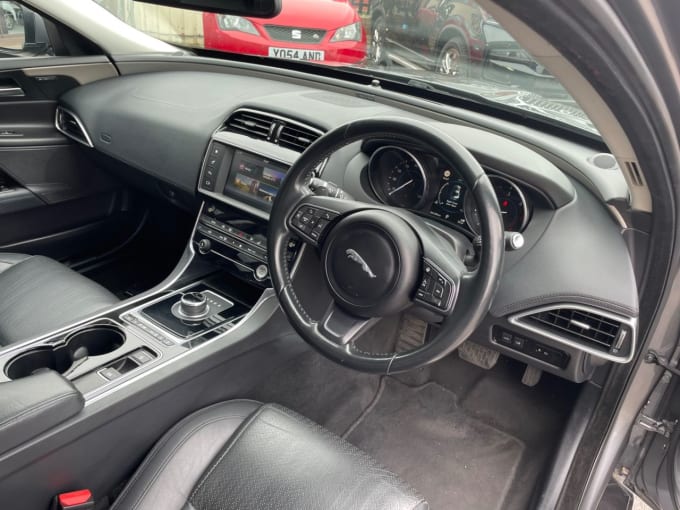 2025 Jaguar Xe