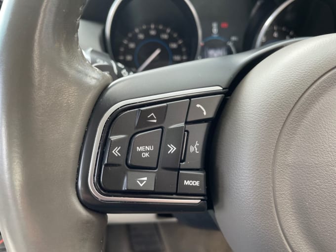 2025 Jaguar Xe