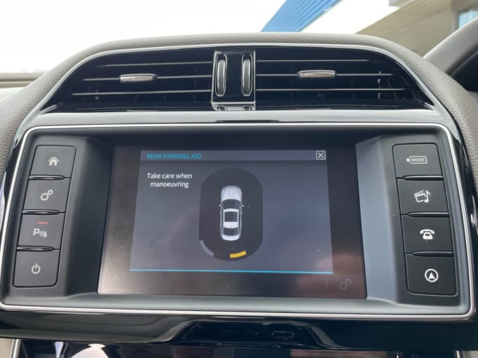 2025 Jaguar Xe