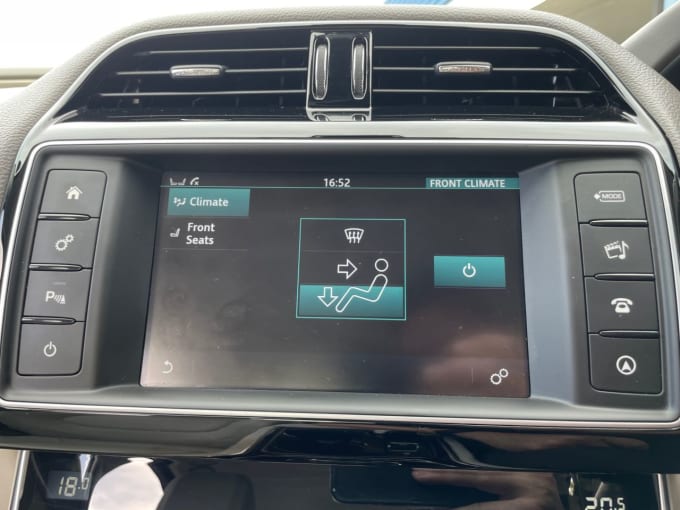 2025 Jaguar Xe
