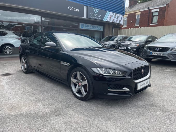 2025 Jaguar Xe