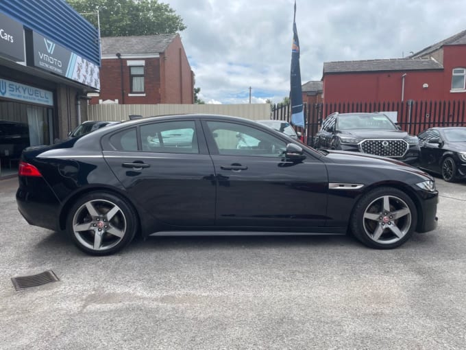 2025 Jaguar Xe