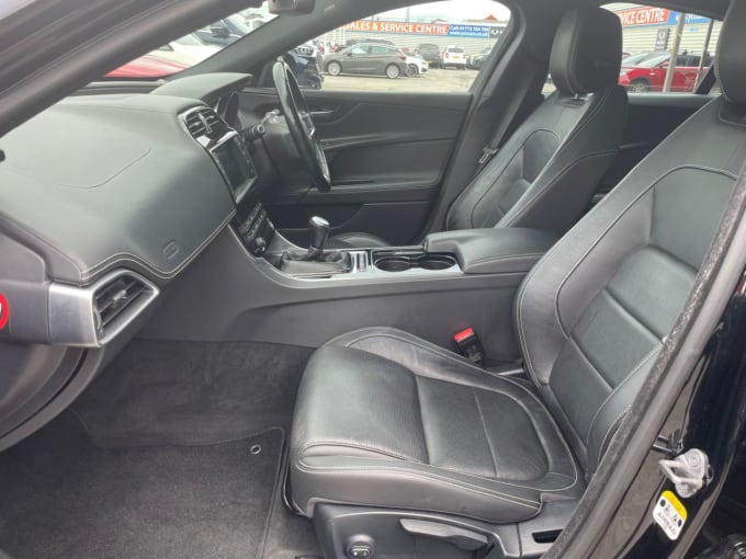 2025 Jaguar Xe
