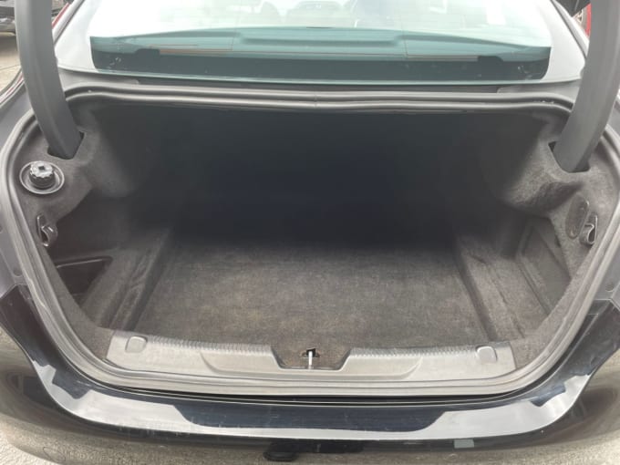 2025 Jaguar Xe