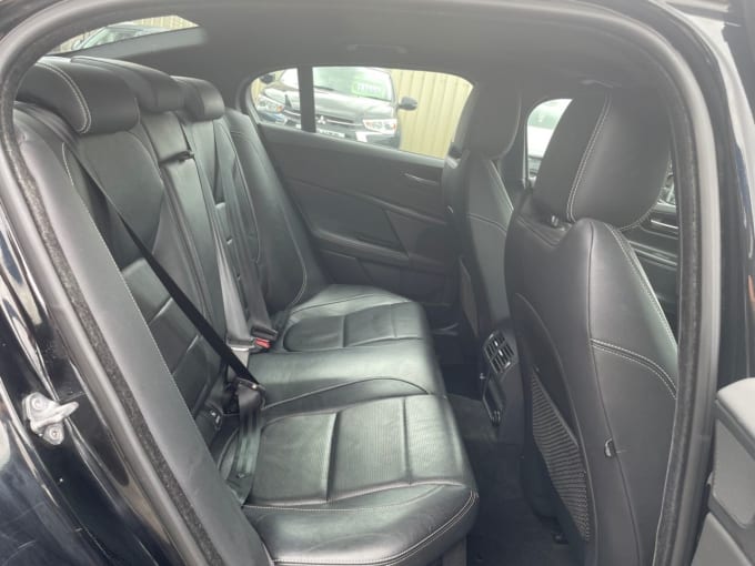 2025 Jaguar Xe