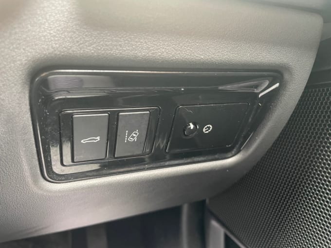 2025 Jaguar Xe