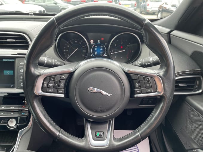 2025 Jaguar Xe