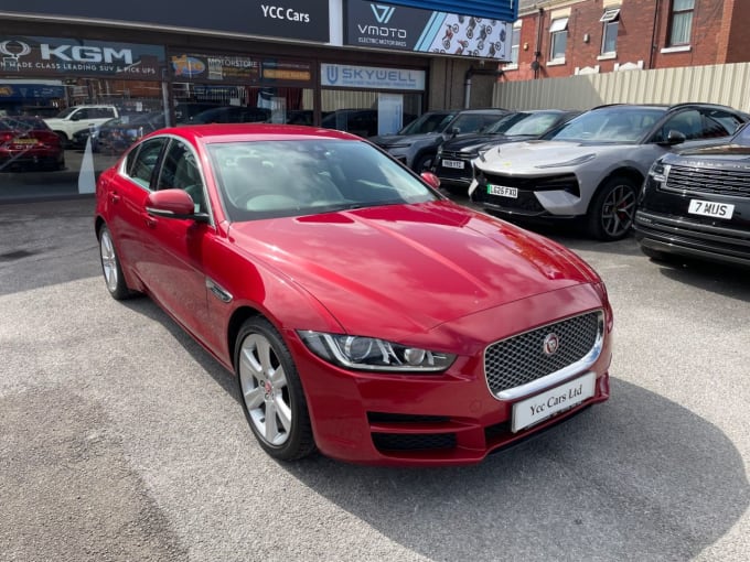 2025 Jaguar Xe