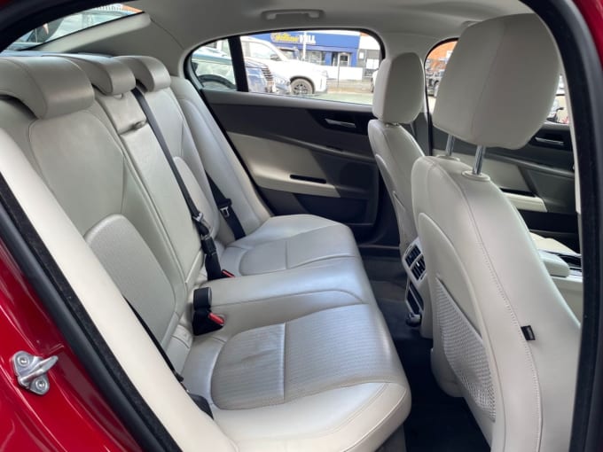 2025 Jaguar Xe