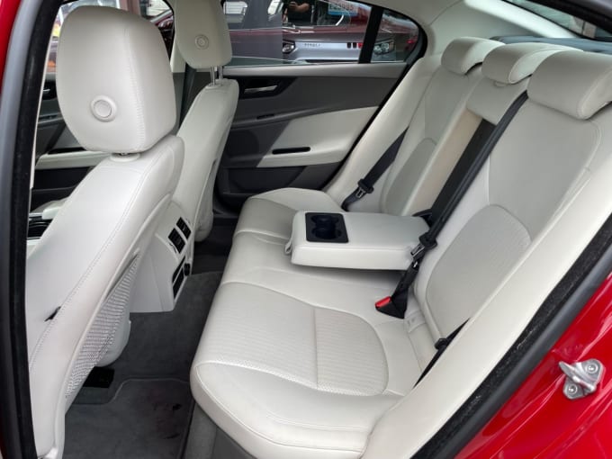 2025 Jaguar Xe