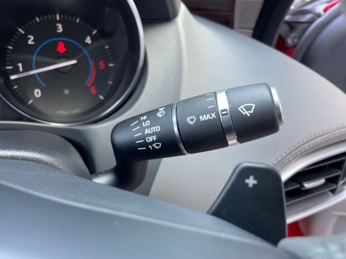 2025 Jaguar Xe