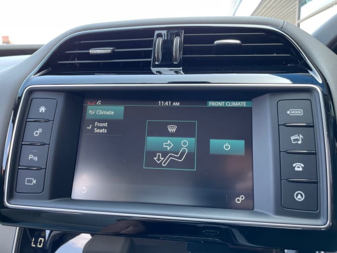 2025 Jaguar Xe
