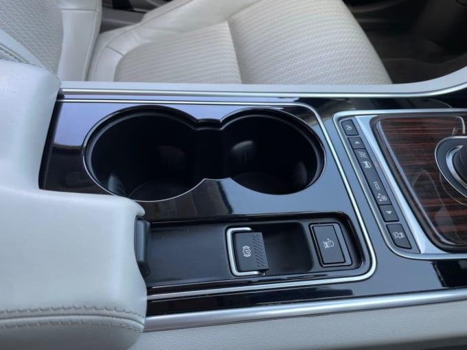 2025 Jaguar Xe