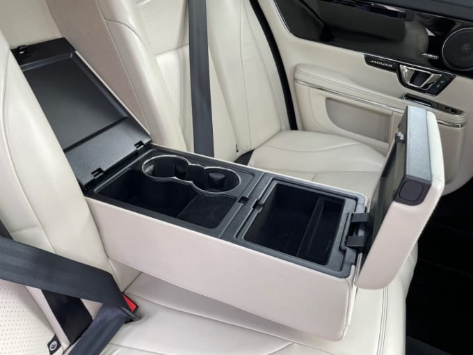 2025 Jaguar Xj