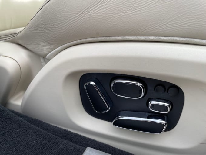 2025 Jaguar Xj