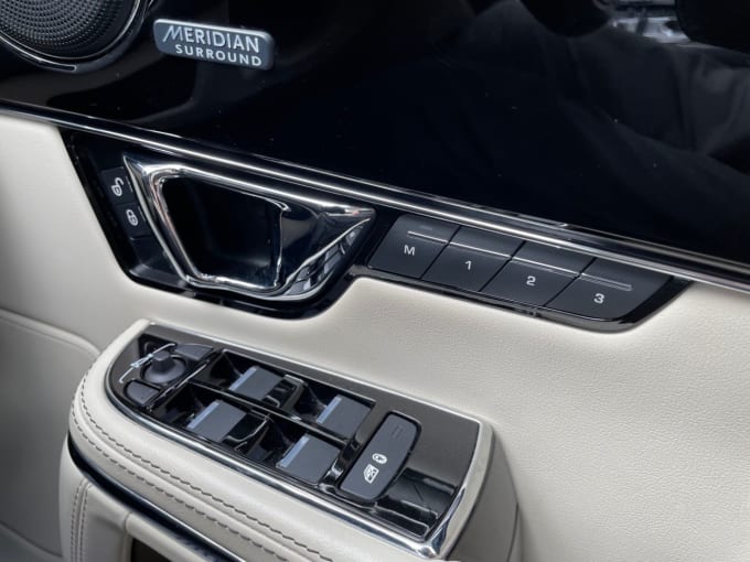 2025 Jaguar Xj