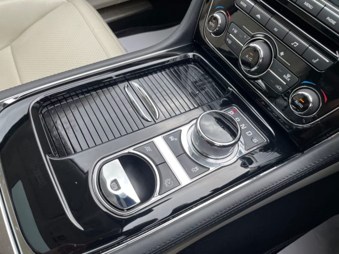 2025 Jaguar Xj