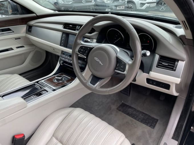 2025 Jaguar Xf