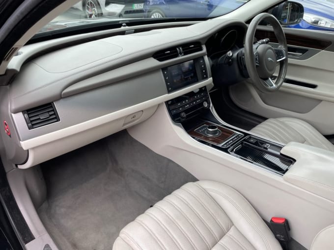 2025 Jaguar Xf