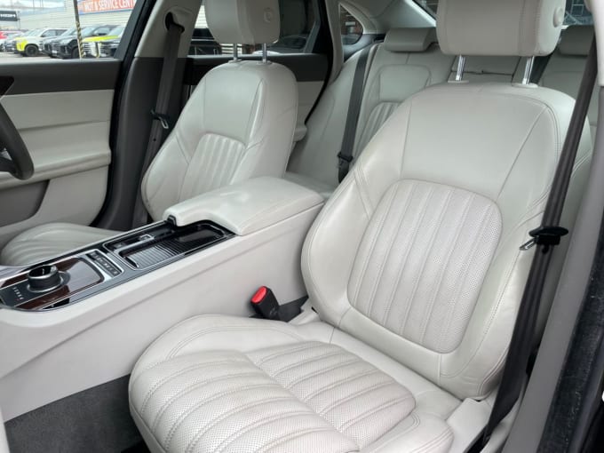 2025 Jaguar Xf