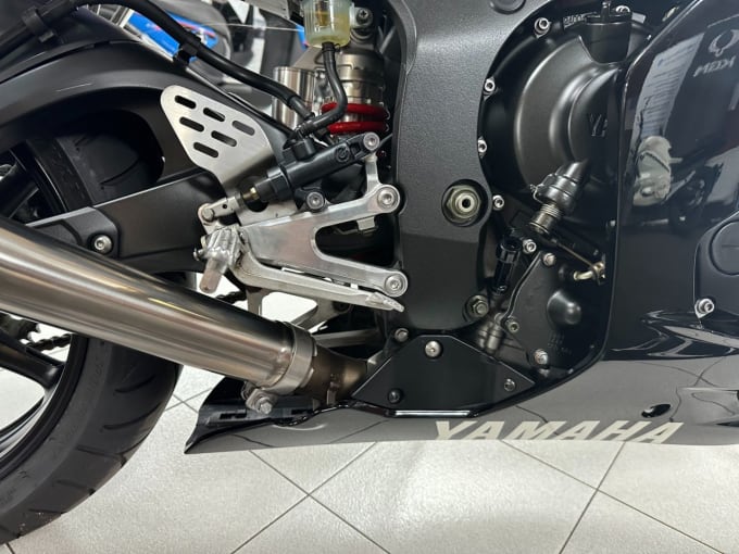2025 Yamaha R6
