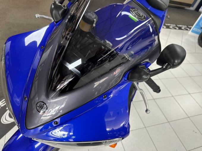 2025 Yamaha R6