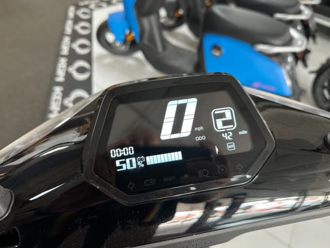 2025 Vmoto Cux