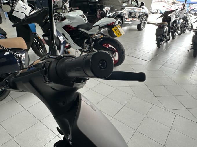 2025 Vmoto Cux