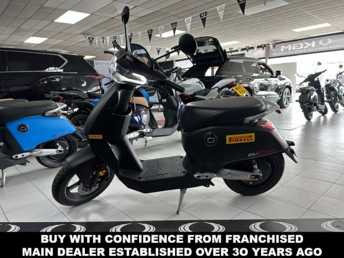 2025 Vmoto Cux