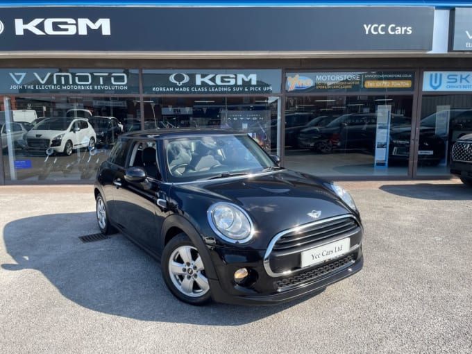2025 Mini Hatch