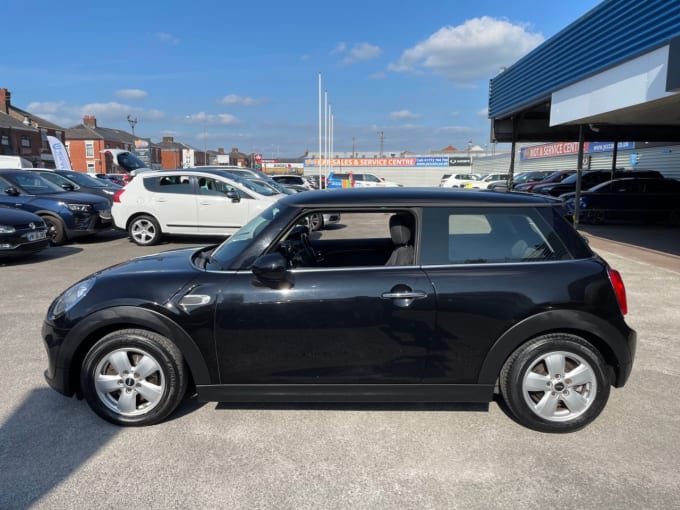 2025 Mini Hatch