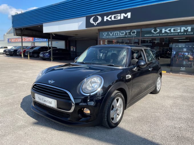 2025 Mini Hatch