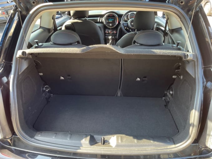 2025 Mini Hatch