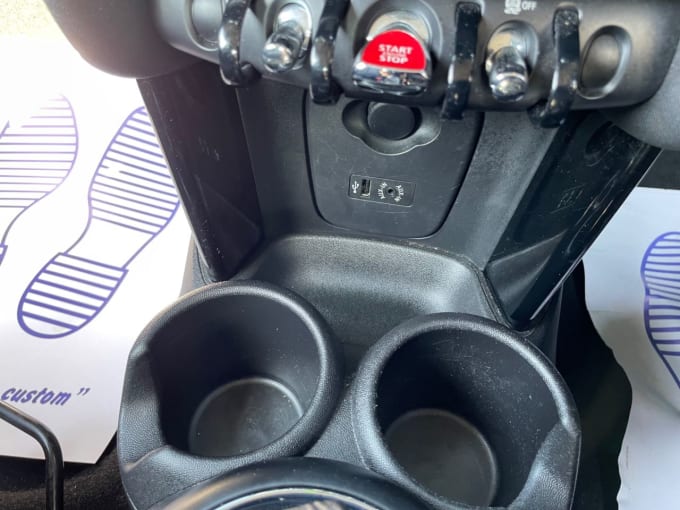 2025 Mini Hatch