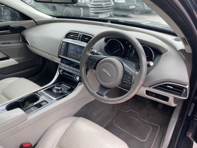 2025 Jaguar Xe