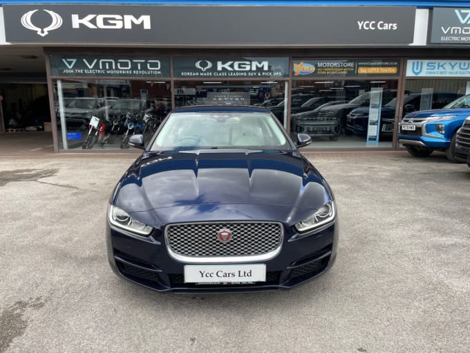 2025 Jaguar Xe
