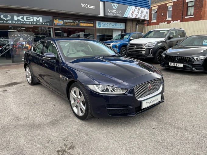 2025 Jaguar Xe