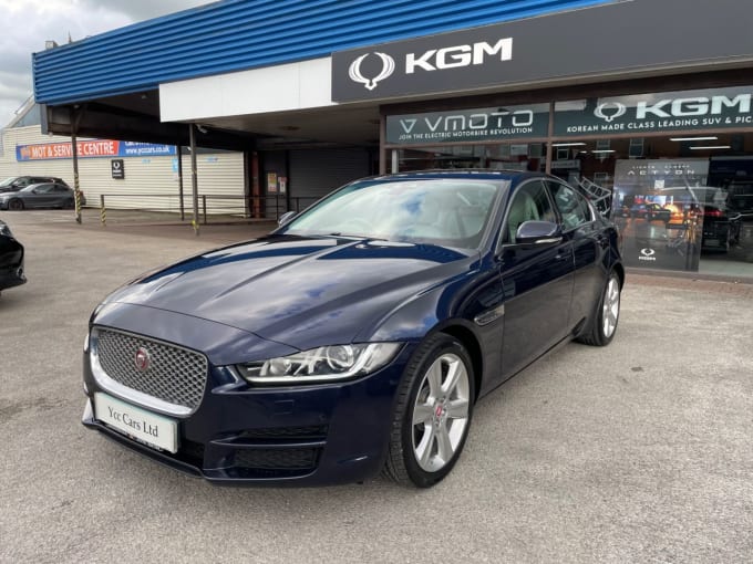 2025 Jaguar Xe