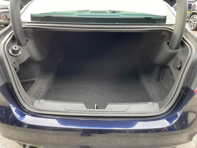 2025 Jaguar Xe