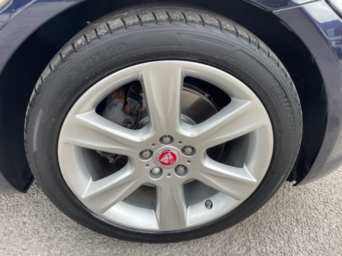 2025 Jaguar Xe
