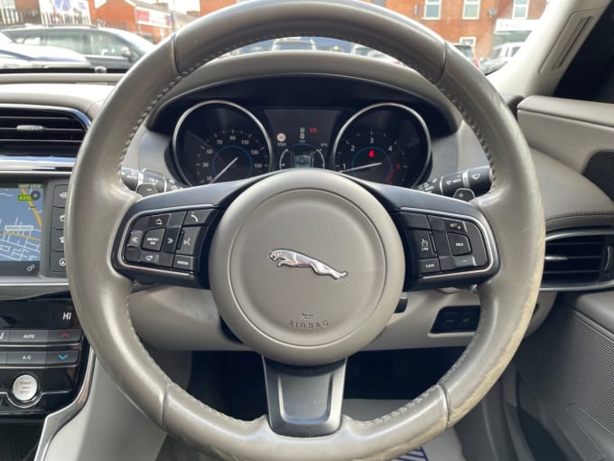 2025 Jaguar Xe