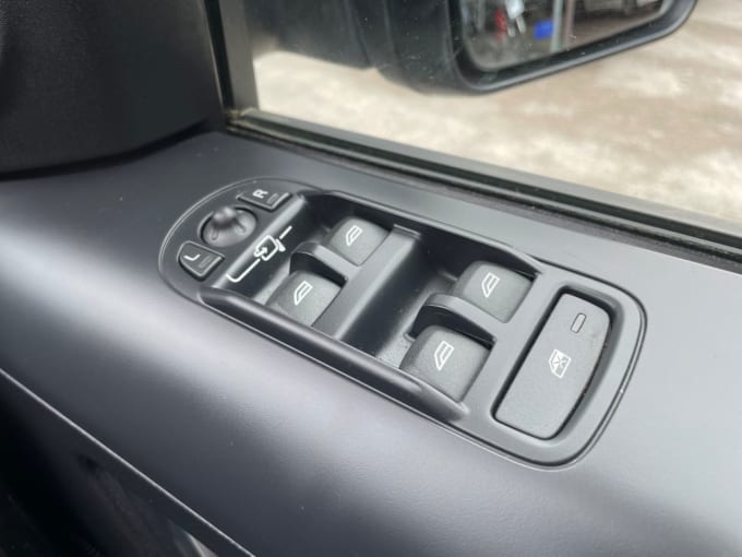 2025 Land Rover Freelander 2