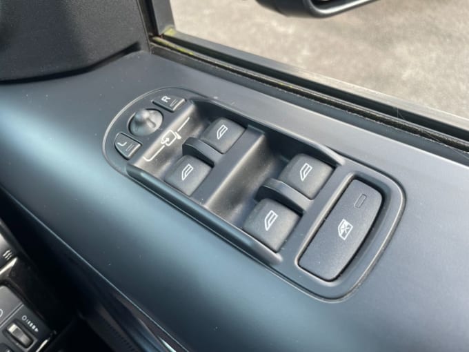 2025 Land Rover Freelander 2